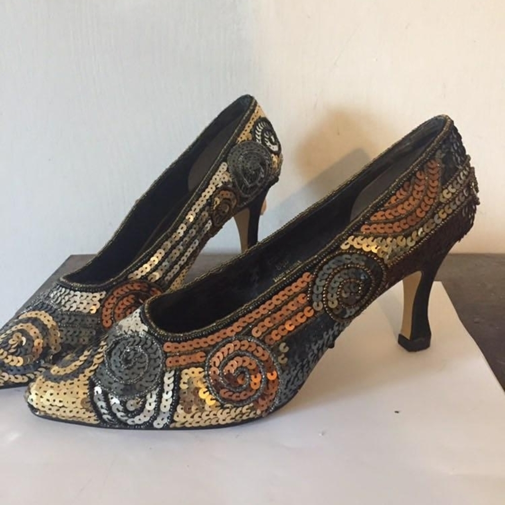 Amanda Smith Gold and Black Sequin Heels